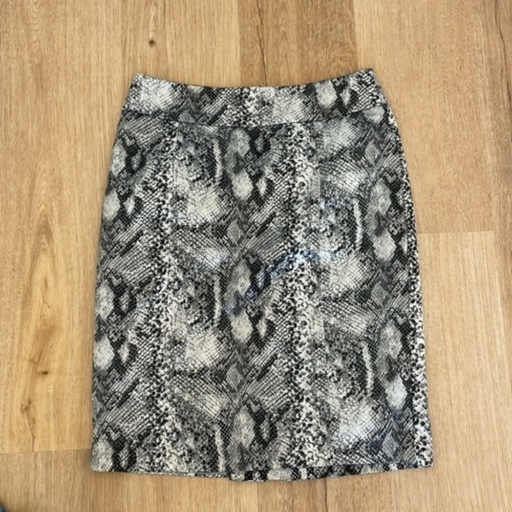 new york and company snake print skirt